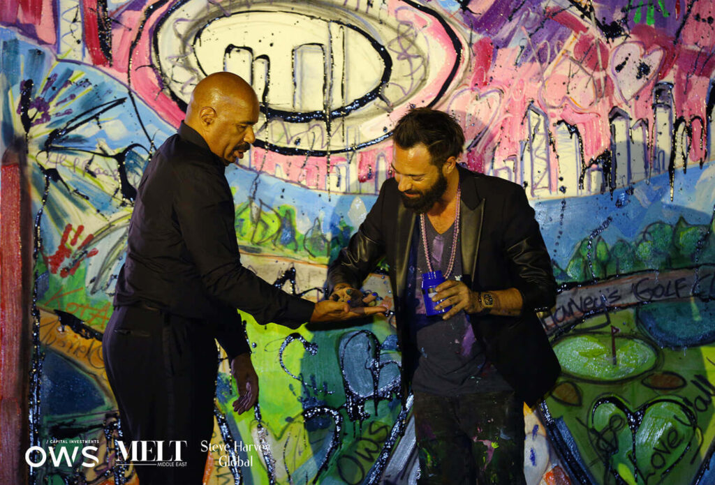 Artist paints Steve Harvey's hand